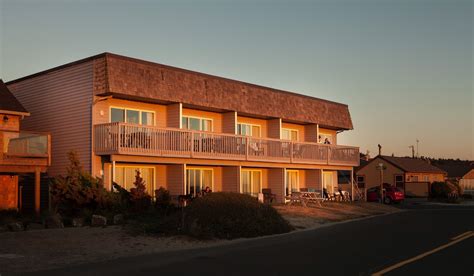 sunset surf motel manzanita oregon  It showcases a seasonal heated