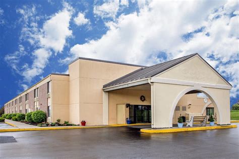 super 8 chambersburg pa Baymont by Wyndham Chambersburg