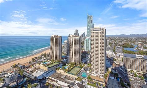 surfers paradise holiday lettings  Yes, that’s right, this penthouse is spread out over 3 levels