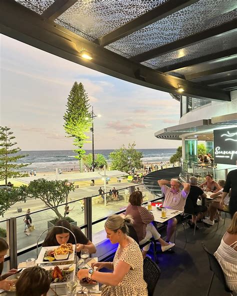 surfers paradise seafood restaurant  $$$$