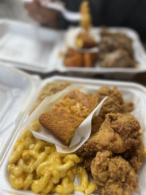 sweet mama's southern homestyle cookin  “of classic southern favorites with a modern twist and we were excited for some comfort food 