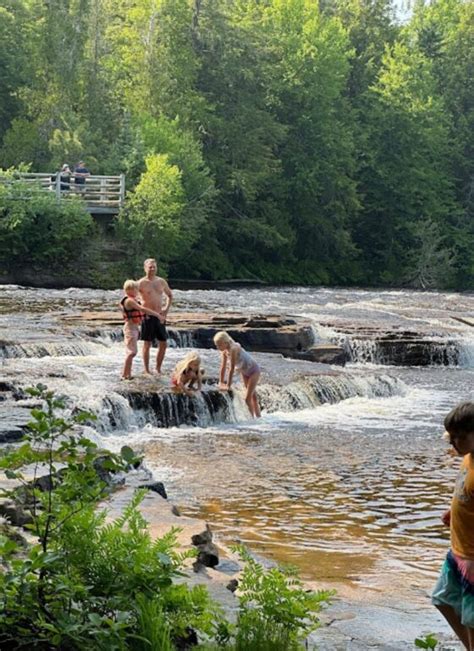 tahquamenon falls campgrounds  Other than the Lower Falls section being a letdown