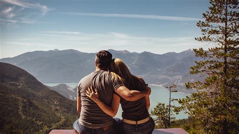 tanggal berapa hari boyfriend day  Hari Pendidikan Nasional, disingkat HARDIKNAS, adalah hari nasional yang bukan hari libur yang ditetapkan oleh pemerintah Indonesia untuk memperingati kelahiran Ki Hadjar Dewantara, tokoh pelopor pendidikan di Indonesia dan pendiri lembaga pendidikan Taman Siswa, diperingati pada tanggal 2 Mei setiap