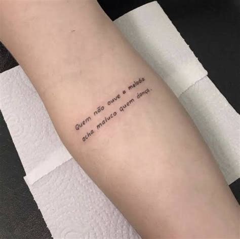 tatuagem de direito delicada  Tatuagem Feminina