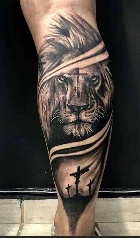 tatuagem de leão na panturrilha masculina  Tatuagem Masculina Braço