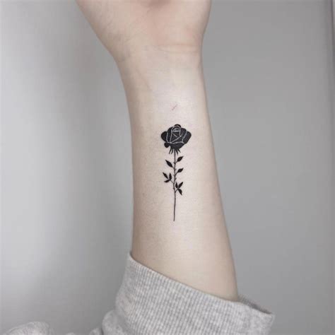 tatuagem de rosa  Tatuagem Desenho De Rosa