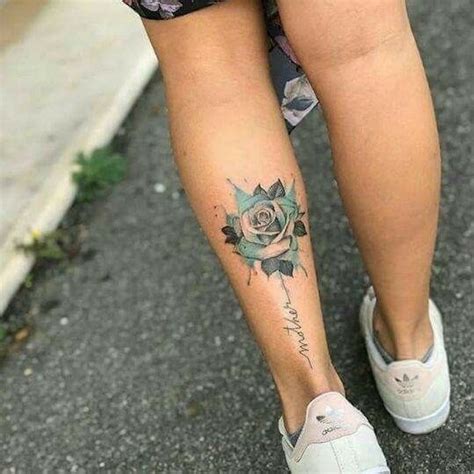 tatuagem feminina na panturrilha  E para quem busca um equilíbrio na vida, uma inspiração é a tatuagem mandala