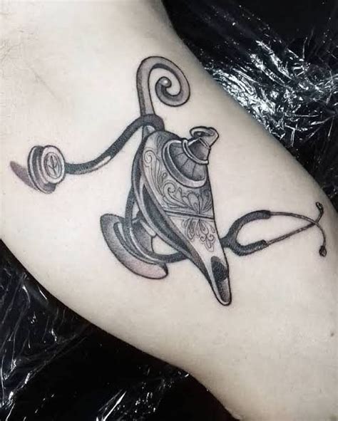 tatuagem símbolo da enfermagem  No mundo existem gestos maus e bons gestos e no final os bons fazem esse equilíbrio