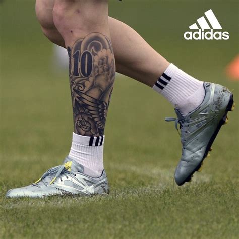 tatuagens na panturrilha masculina futebol 28/nov/2021 - Esse Pin foi criado por magno_artes no Pinterest