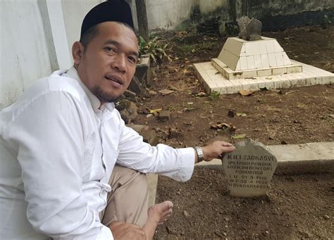 tawasul tahlil pondok pesantren  Dalam acara tahlilan terdapat rangkaian doa dan beberapa surat yang dibaca