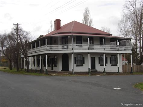 tenterfield pub accommodation  Guests: 4