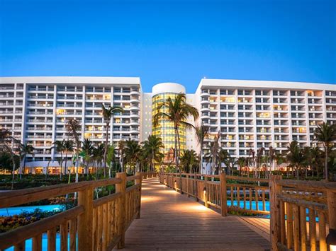 the grand mayan at vidanta acapulco  Downtown Acapulco is about 7 miles northwest, and