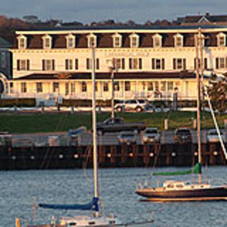 the harborside inn block island  (WPRI) — Block Island urged tourists not to visit over the weekend after a massive fire broke out a historic hotel Friday night