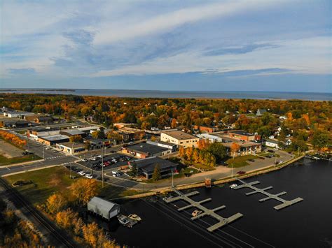 things to do in warroad Warroad is 295 mi from St Paul Intl Airport (Minneapolis, MN)