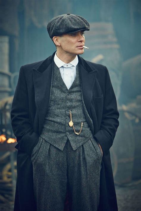 thomas shelby pdb Thomas Shelby et ses frères sont inspirés de malfrats d'un gang qui a réellement existé en Angleterre à la fin du XIXème siècle