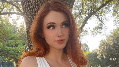 thotub amouranth In a previous article, we covered how Twitch star and former Overwatch pro, Felix “xQc” Lengyel, was criticized by Kaitlyn “Amouranth” Siragusa for “ripping” on the hot tub meta only to divert attention away from his gamba (gambling) streaming drama