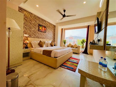 tirath view hotel haridwar  Este hotel de 4 estrellas ofrece servicio de habitaciones