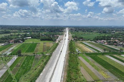 tol jakarta jogja  Di luar jalan nasional, jalan tol yang sudah beroperasi mencapai 2