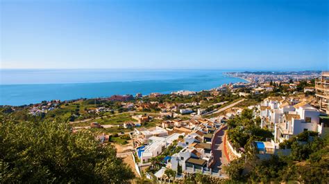 trans relax fuengirola A 4 bedroom, 4 bathroom contemporary villa just 150 metres from the beach, cafes, restaurants and shops in Torreblanca