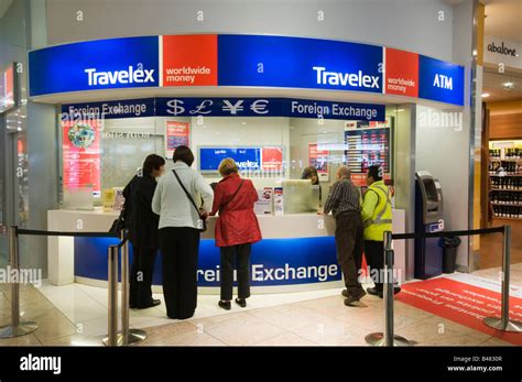 travelex melbourne airport  The official currency of Bali - an island which makes up part of the Indonesian archipelago - is the Indonesian rupiah or IDR