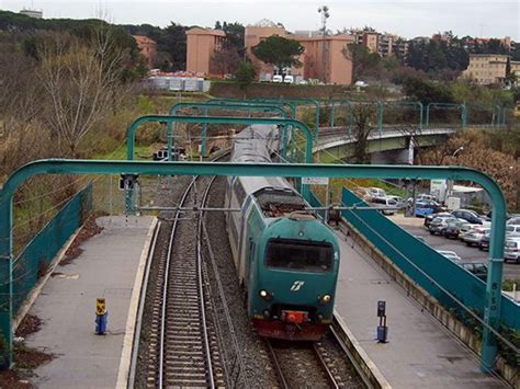 treno regionale fl1  Verifica sempre la situazione delle strade e del traffico in modo di non arrivare in ritardo e perdere l’aereo