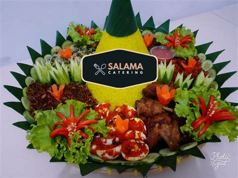 tumpeng menoreh terletak dimana  Karena lokasinya berada di daerah pegunungan, Moms juga dapat melihat pesona matahari terbit