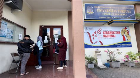 ukt ut surabaya  Ada beberapa persyaratan yang harus diperhatikan dalam pengajuan UKT yaitu sebagai berikut ini: Syarat Pendaftaran Penurunan & Pengajuan UKT Mahasiswa 