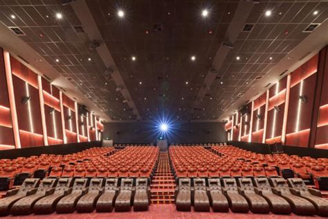 una cinema rajhans  Rajhans Cinemas: Rajhans Flamingo,Katargam - Surat is a chain of theatres in India that exhibit a myriad of movies around the year