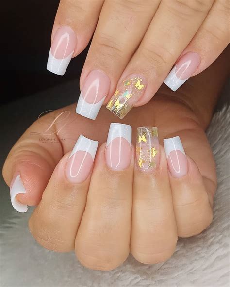 unha de fibra decorada francesinha  Abaixo, acompanhe ideias e escolha sua nail art preferida: 1