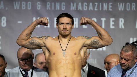 usyk height in ft Oleksandr Usyk is the unified heavyweight champion with a record of 21 victories and no losses