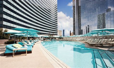 vdara aria pool access  Does this still apply? I also see on some sites: "On Mondays – Thursdays, Vdara guests are welcome to use the ARIA pool