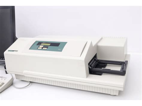 versamax plate reader  Description • Pressing and holding either arrow increments or decrements the displayed