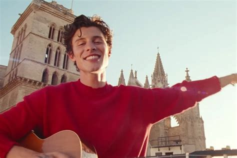 vidéos sur shawn mendes summer of love  The 23-year-old singer just released