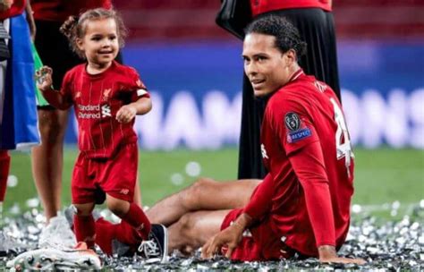 virgil van dijk hellen fo sieeuw Virgil van Dijk is a Dutch professional footballer who plays as a center back for Liverpool in the Premier League and for the Dutch public group