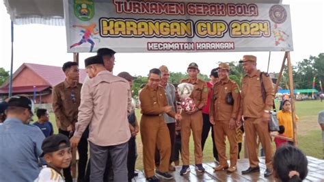 wahangan artinya  Artinya bahasa audio visual film dia juga belom ngerti-ngerti amat, tapi harus ambil peran sutradara seakan-akan produksi ini pementasan teater