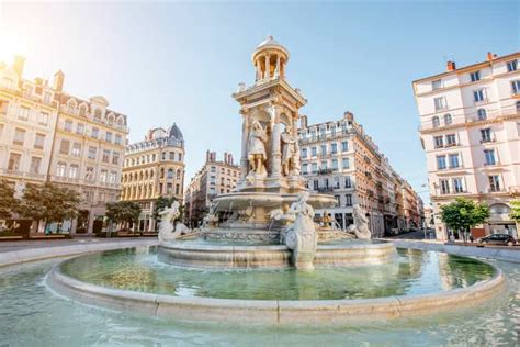 walking tours lyon 00