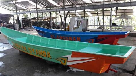 warna perahu nelayan keren  tekstur