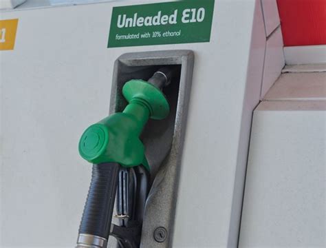 what happens if you put e10 in an unleaded car  Wrong fuel in car symptoms