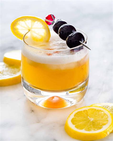 whsikey sour recipe Instructions