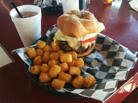 willie's burgers and booze Kolache Factory