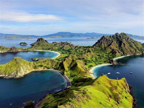 wisata nusa tenggara timur  Kepopuleran Nusa Tenggara Timur tak terlepas dari banyaknya pulau-pulau eksotis di kawasan ini seperti Pulau Alor, Pulau Komodo, Pulau Sumba hingga Maumere