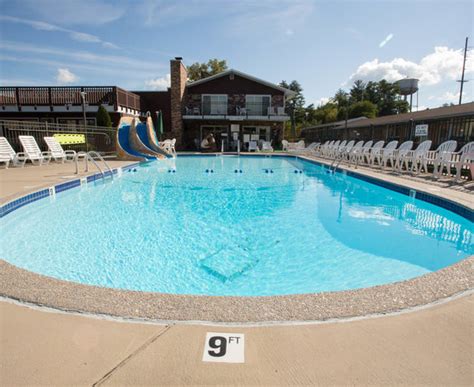 wisconsin dells hotel with pool  A fitness studio with a fitness room and an indoor pool are available at the property