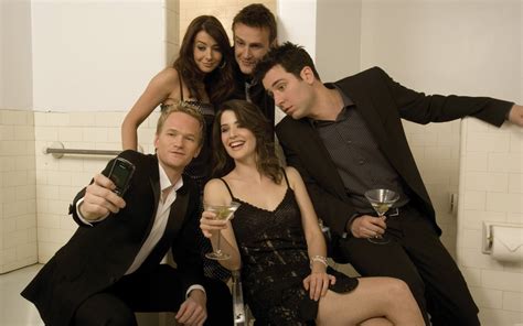 wo spielt how i met your mother Parents need to know that How I Met Your Mother is an entertaining, refreshingly kooky sitcom focused on love and relationships, with a large dose of sexual-themed humor