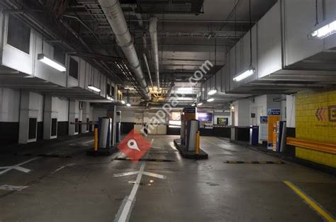 world square secure parking Hourly parking - ideal for short stays and last minute parking