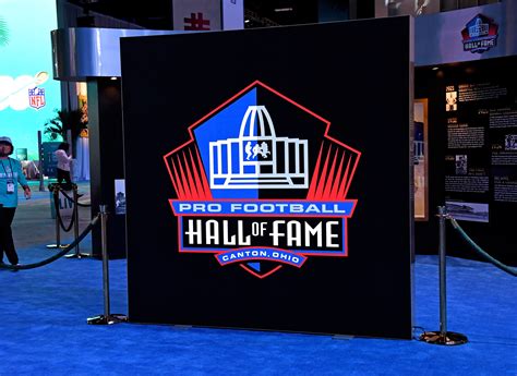 www.halloffgame.come Each year, the International Towing & Recovery Hall of Fame & Museum recognizes individuals who have made substantial contributions to the towing and recovery industry