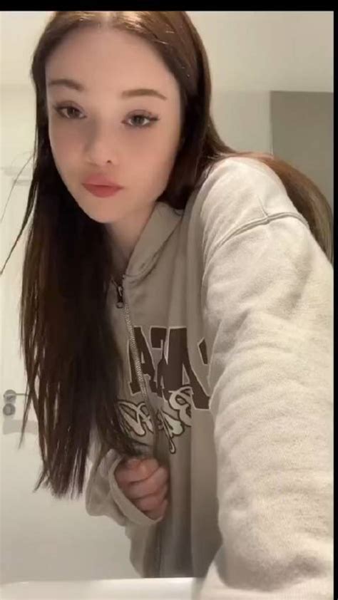 xnxx okichloeo  Okichloeo is a TikTok star and an Instagram model from England