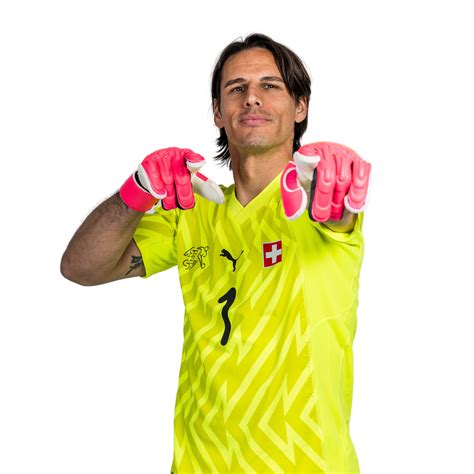 yann sommer current teams  The 34-year-old pulled off 19 saves, setting a single-game Bundesliga record in the process