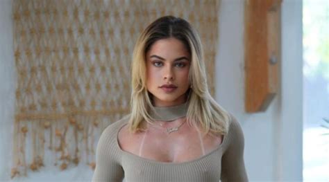 yaslen clemente nua  On June 23, the 24-year-old influencer — who is based in Florida — updated her Instagram page with five stunning photos, showing off a rich blue bikini top and skirt ensemble that displayed her killer figure and ample assets