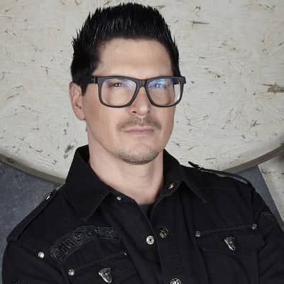 zak bagans ethnicity  Then the actor lowered the selling price to $1