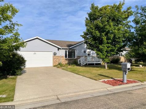 zillow perham mn  MLS #23-4369